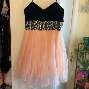 Tulle short strapless homecoming/prom dress